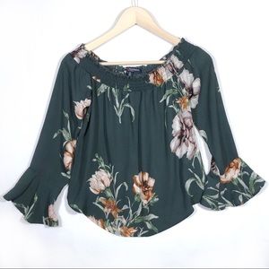One Clothing Sz Small Green Floral Blouse